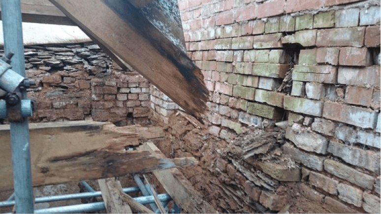 The roof structure as it was before restoration in 2015.